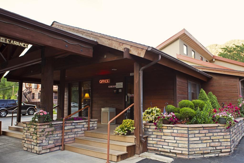 Glenwood Springs Cedar Lodge Екстер'єр фото